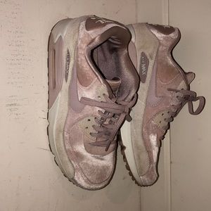 Nike Air Max (Light Pink Velvet)